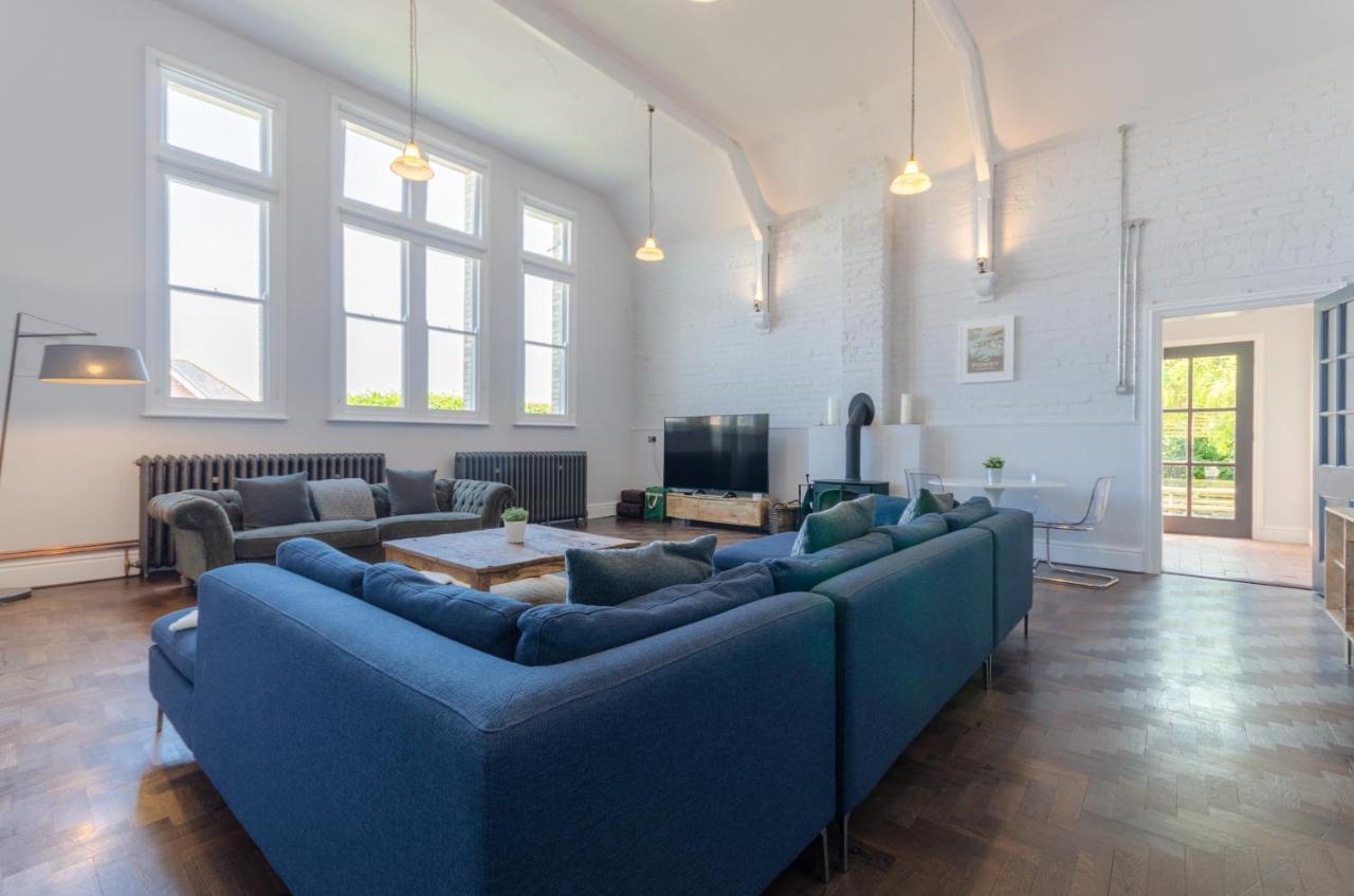 Luxury Victorian School With Views Of Harbour Villa Fowey Exterior photo