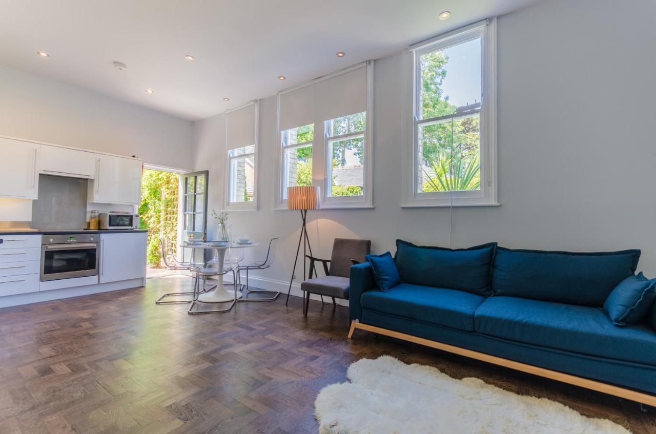 Luxury Victorian School With Views Of Harbour Villa Fowey Exterior photo