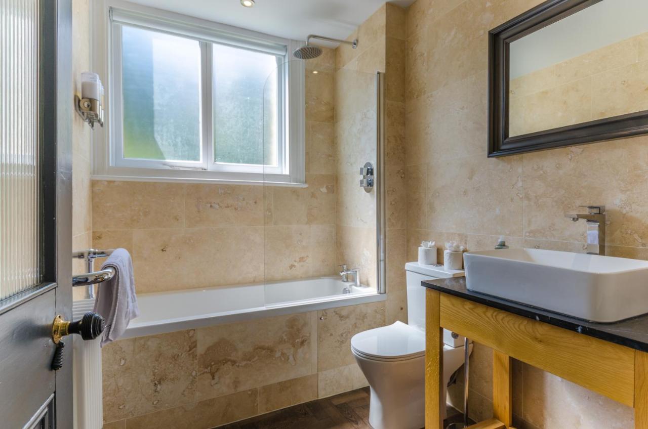 Luxury Victorian School With Views Of Harbour Villa Fowey Exterior photo